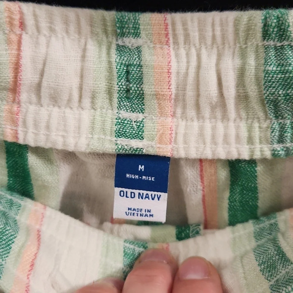 Old Navy Boyfriend Shirt and Matching Shorts sold as a set size MEDIUM - Picture 9 of 16